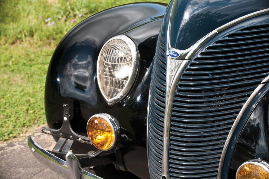  Ford DeLuxe Convertible Coupe 1938 года  (фото 17 из 20)
